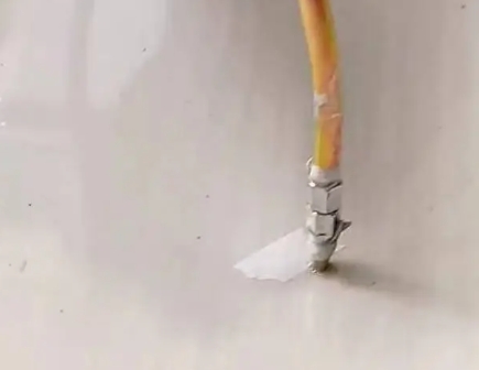 宁安瓷砖空鼓维修公司专业解答在瓷砖铺贴过程中，如果使用的砂料过粗（如全部使用了粗砂），可能会导致以下问题